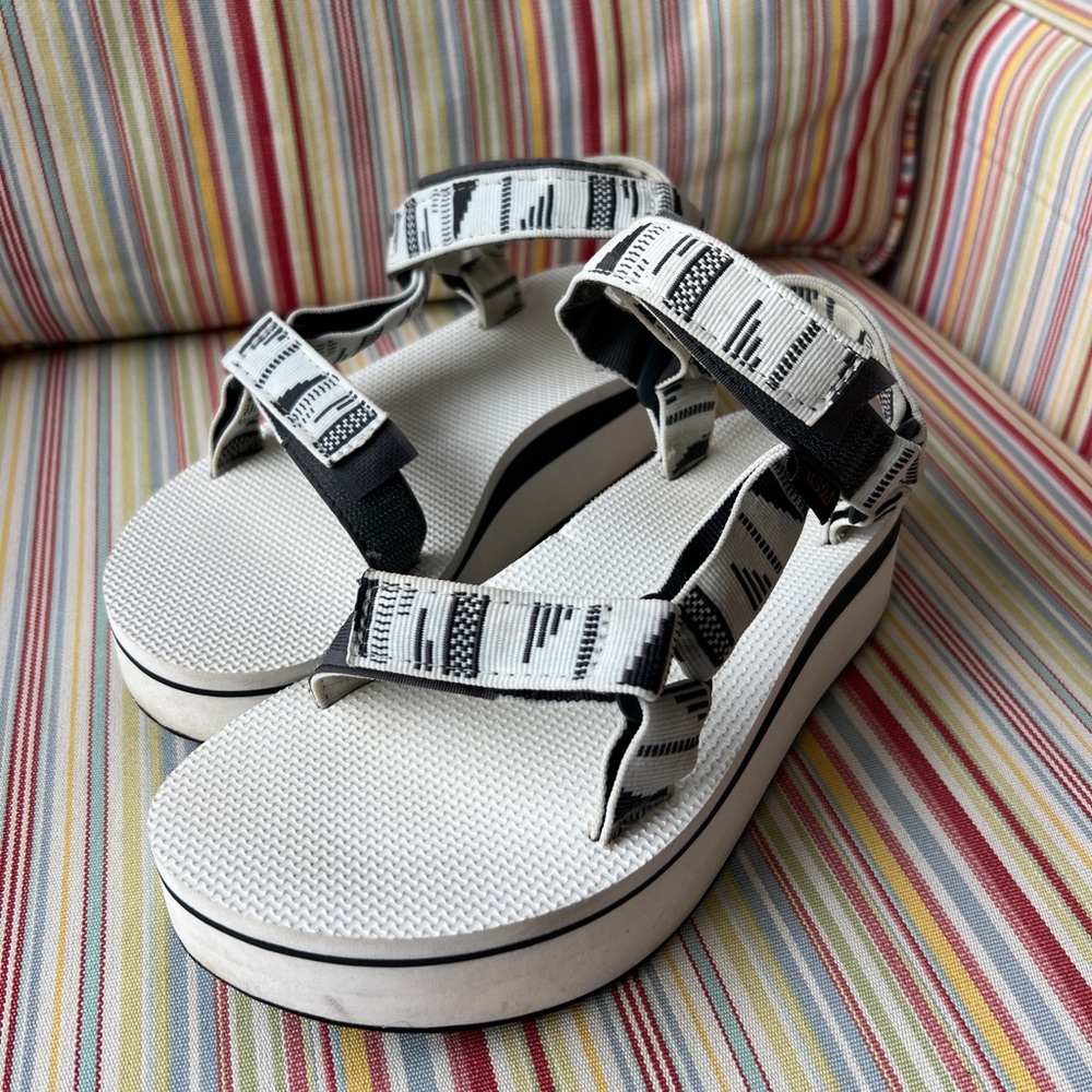Teva platform Black and White Sandals - Picture 7 of 7